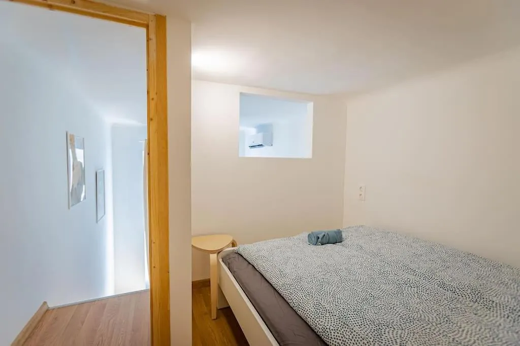 Cozy Studio Apartment In Akacfa Street Budapeste