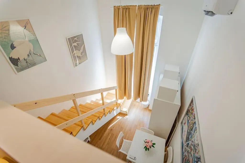 Cozy Studio Apartment In Akacfa Street Budapeste Hungria