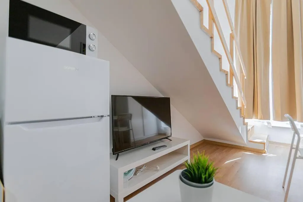 Cozy Studio Apartment In Akacfa Street Budapeste 0*,  Hungria